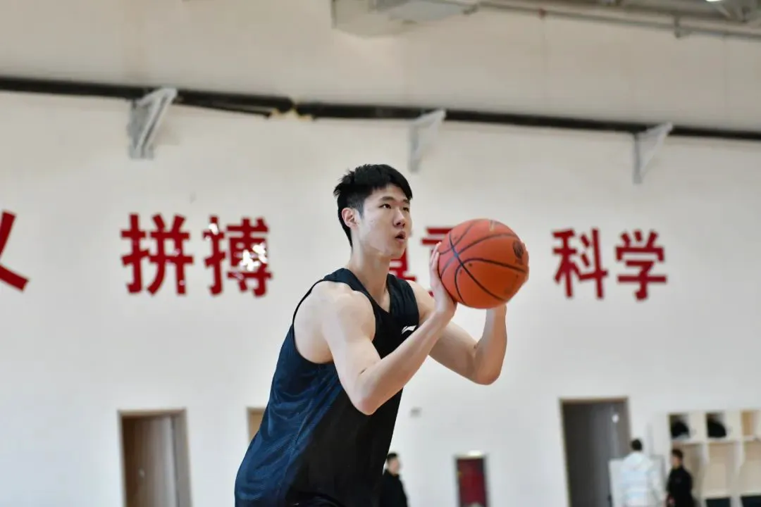 儿童篮球基本功训练内容怎么写的_2